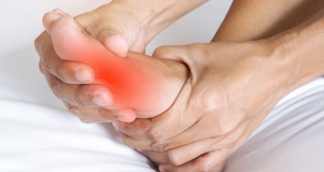 What is the difference between hallux rigidus and hallux valgus?